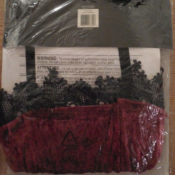 New Womens Victorian Vampire Halloween Costume size Small/Medium Fit size 6-8 - Picture 6 of 12